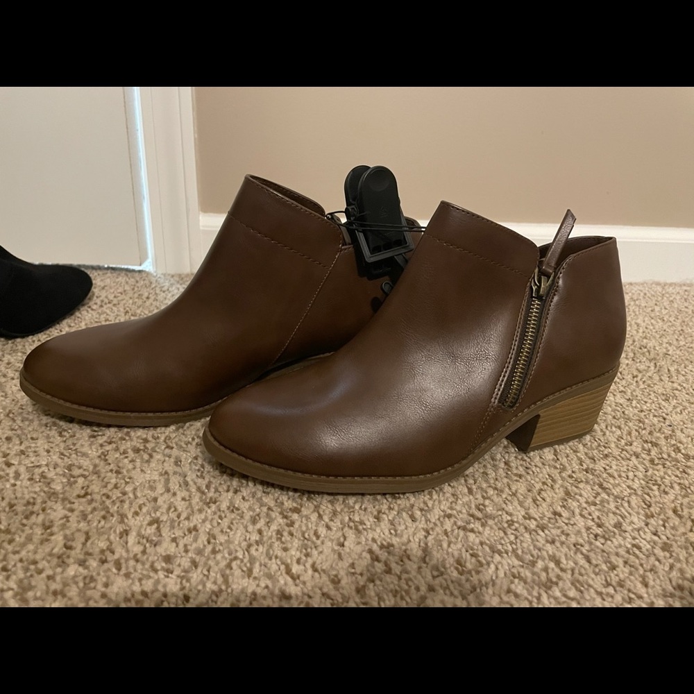 Time and tru NWT booties